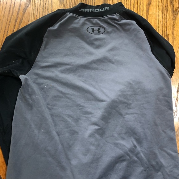 Youth large Under Armour long sleeve Cold Gear fitted shirt - Picture 3 of 3
